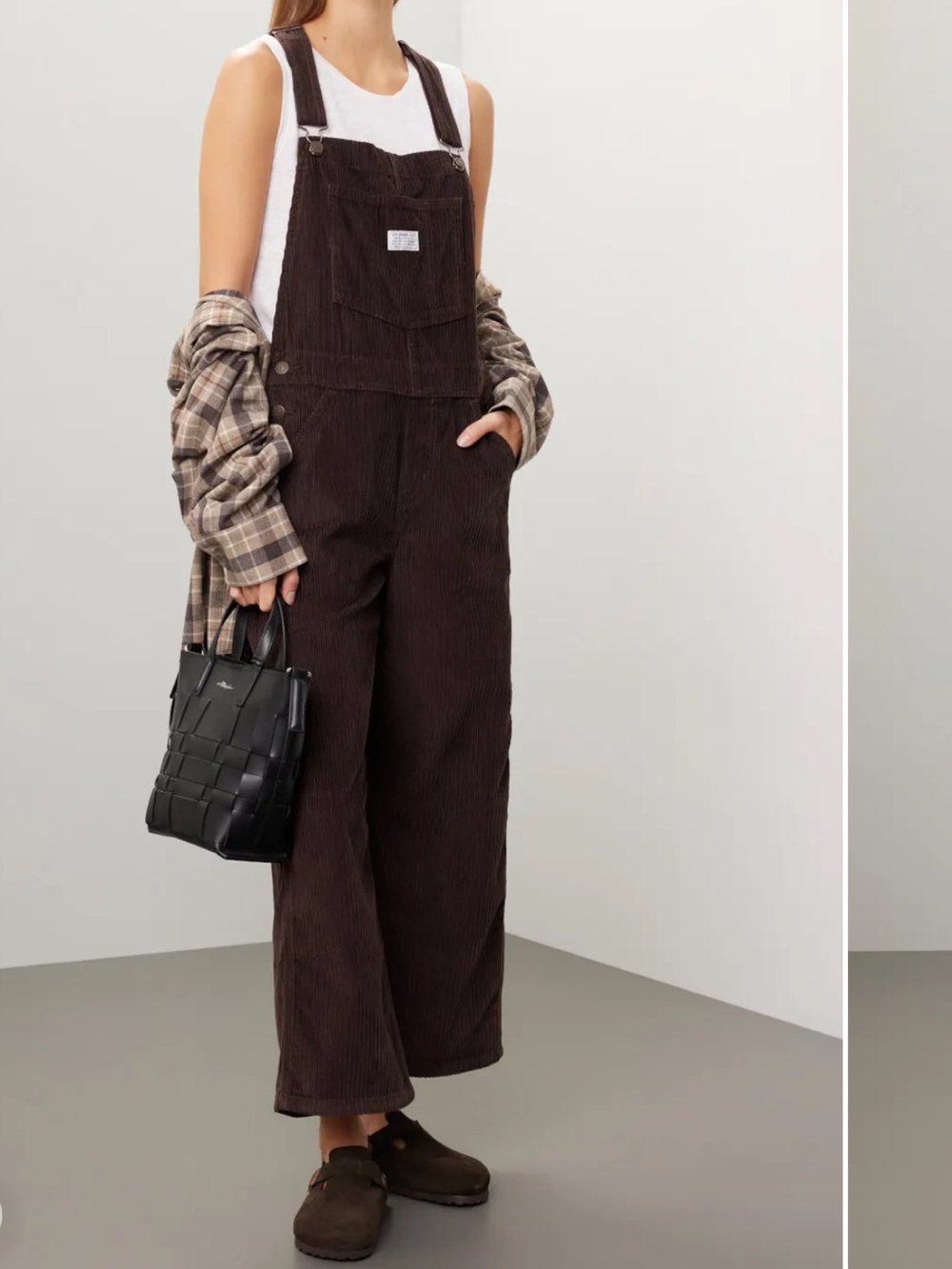 Levi's Premium Women's Chocolate Brown Corduroy Baggy Overalls Relaxed Fit Small